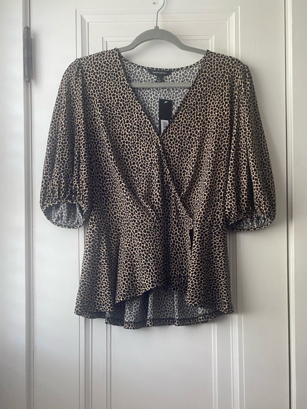 Banana Republic animal print faux wrap top blouse shirt L large NWT